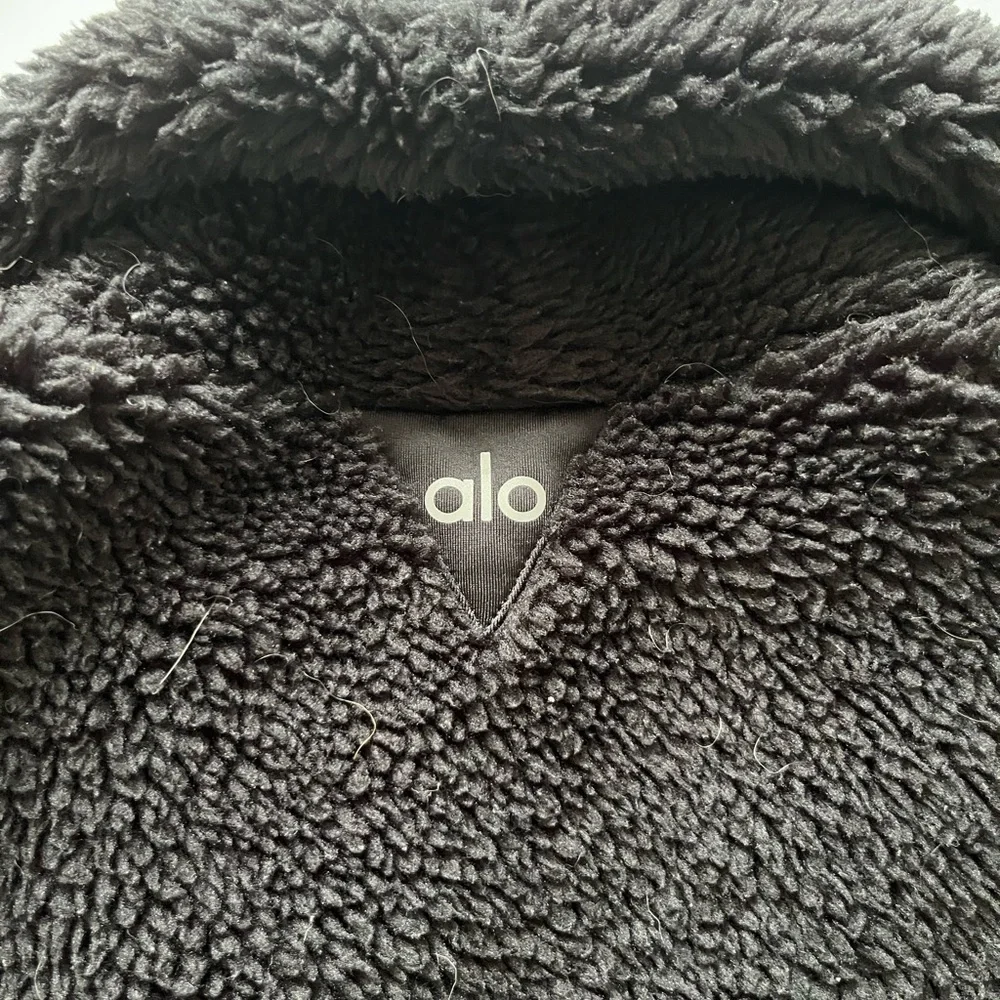 ALO Yoga cozy stylish